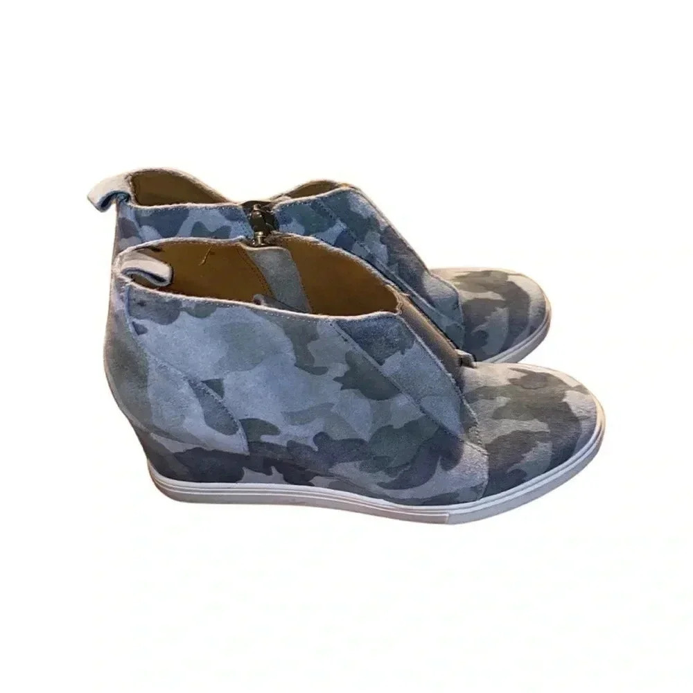 Linea Paolo Camouflage Wedge Zipper Sneaker Size 7